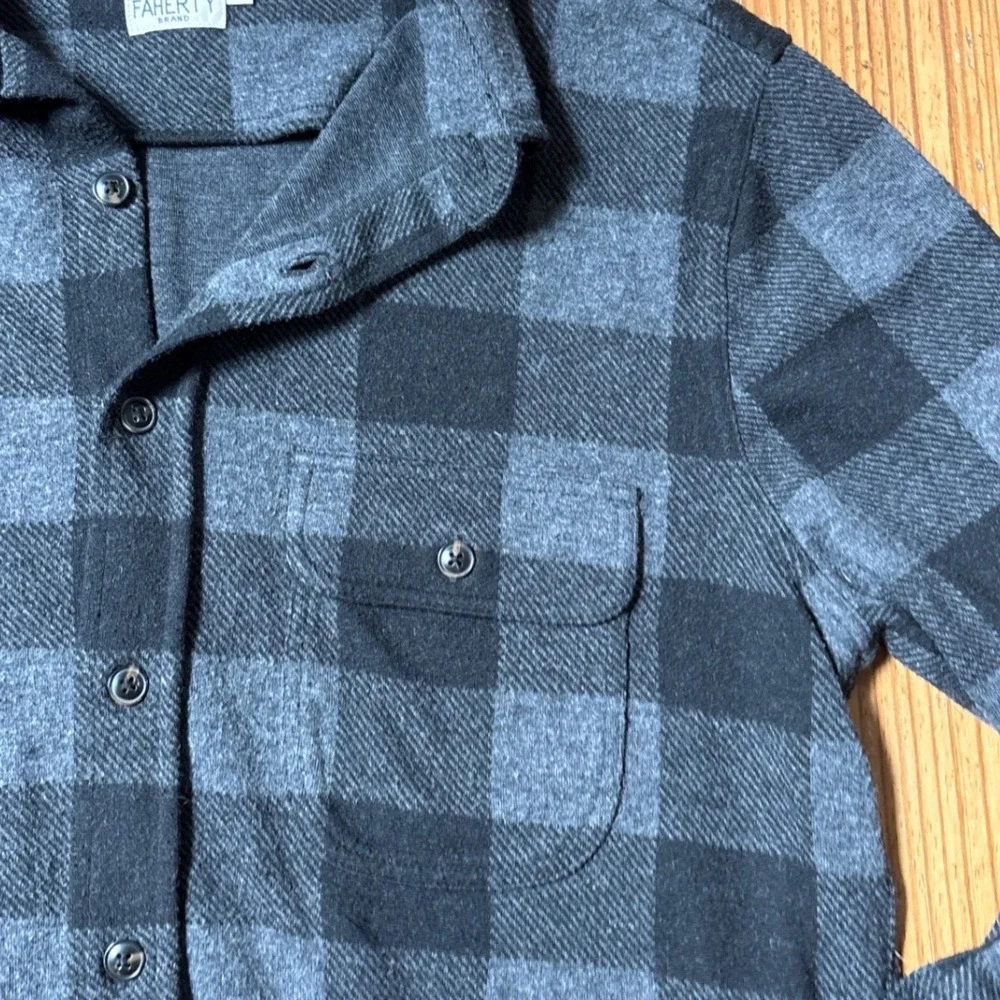 Faherty Flannel Shirt Mens Grey Black Buffalo Plaid Rugged SIZE M